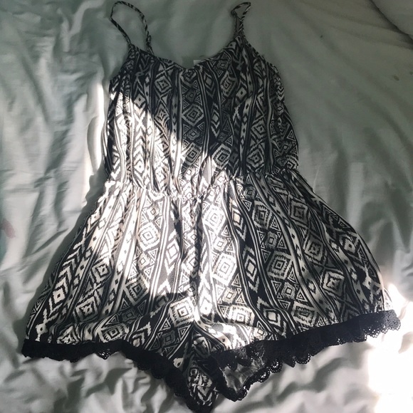 Decree Other - black and white romper Decree Other - black and white romper